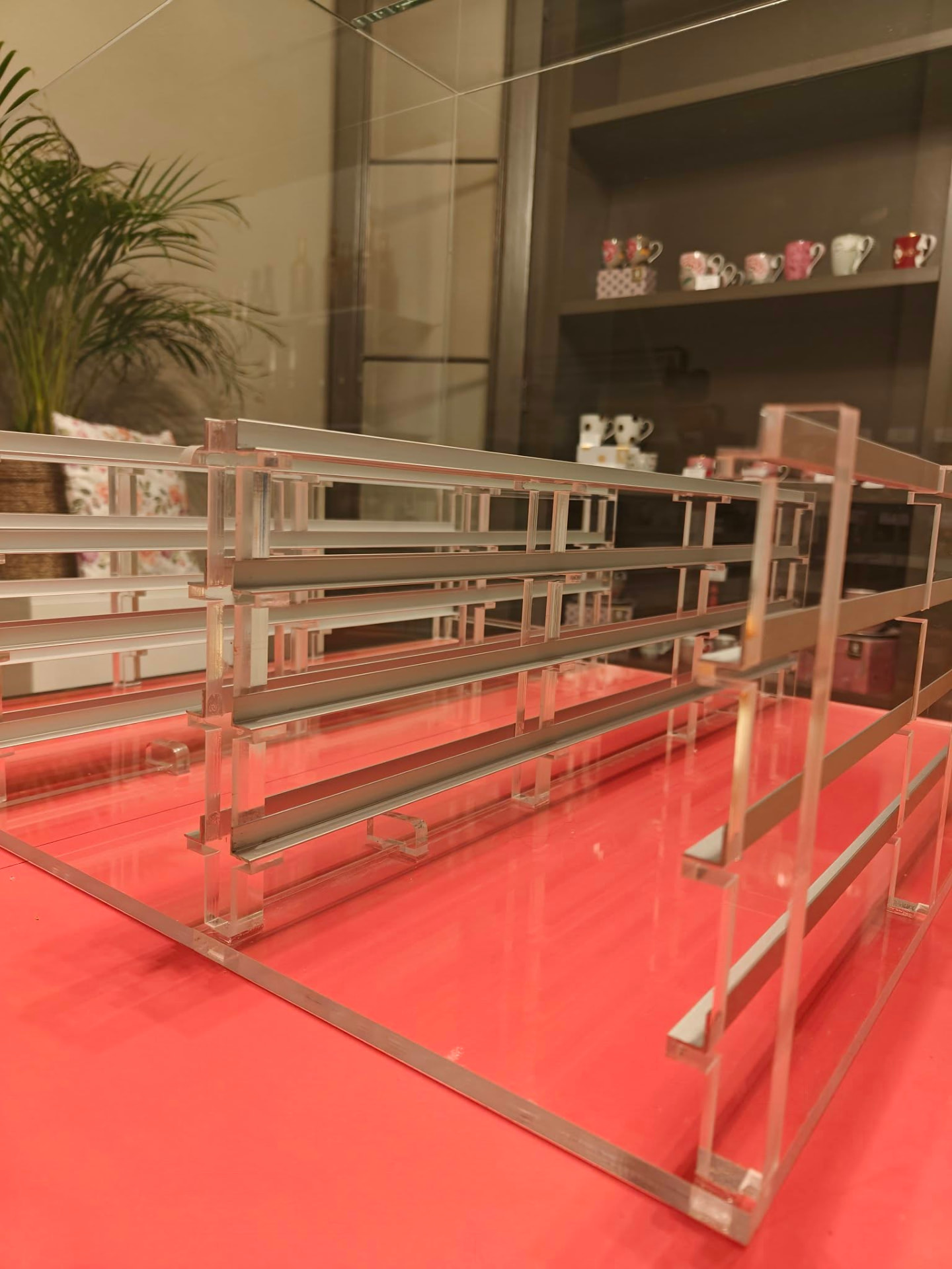 Helder acrylaat displaysysteem met metalen geleiders